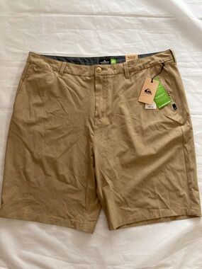 Quicksilver Amphibian Hybrid Boardshorts Men’s size 40 NWT Water Repellent Tech